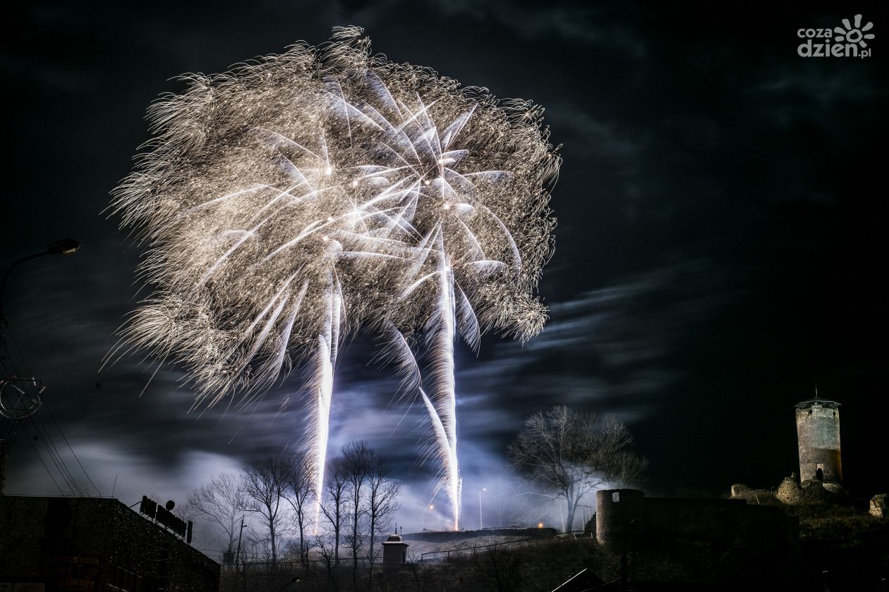 Magiczny pokaz fajerwerków w Iłży na Nowy Rok