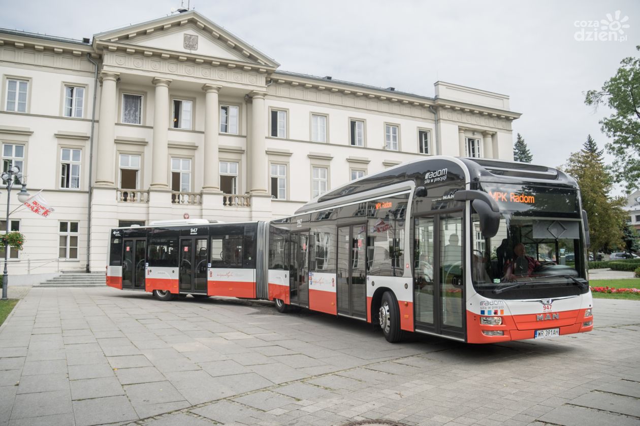 Od dziś na ulicach Radomia spotkać można biało-czerwony autobus na 100-lecie niepodległości.