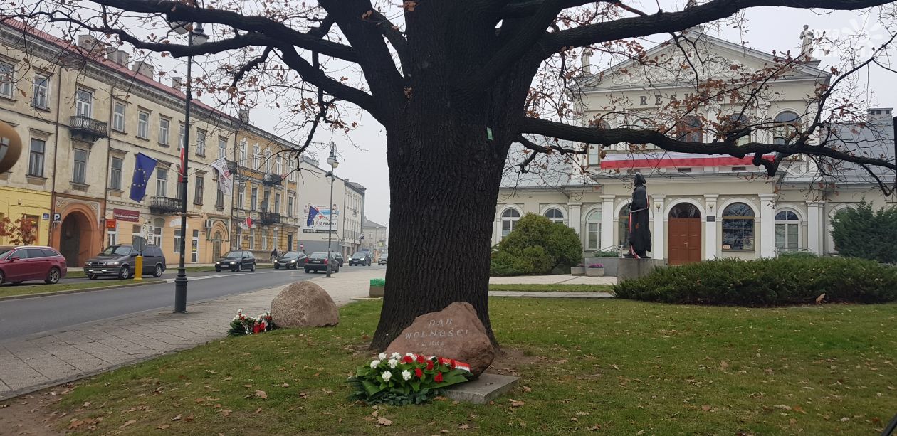 Pamiątkowy kamień na 100-lecie Niepodległości (zdjęcia)
