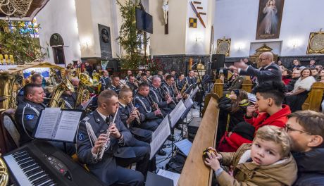 Koncert kolędowo – noworoczny w wykonaniu Orkiestry Wojskowej z Radomia (zdjęcia)