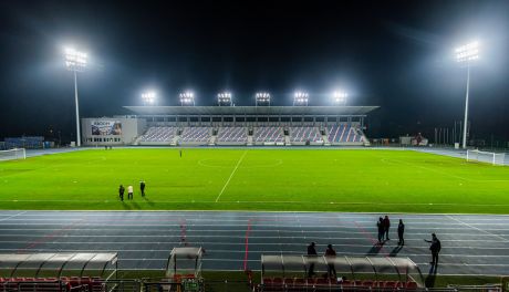 Generalna próba oświetlenia na stadionie MOSiR (zdjęcia)