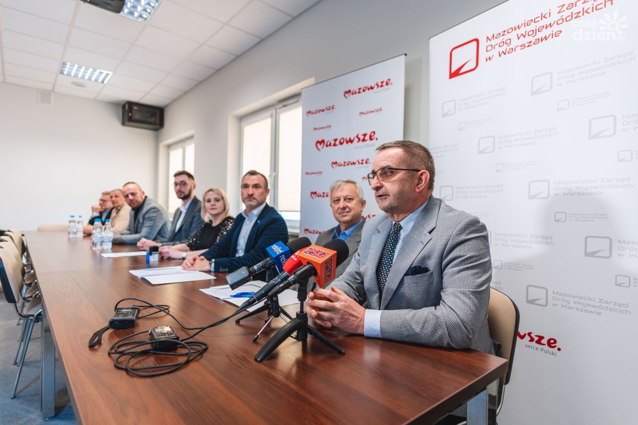 Podpisanie umowy na przebudowę ul. Kościuszki w Wierzbicy (zdjęcia)