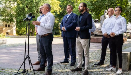 Konferencja prasowa Bezpartyjnych Samorządowców dot. Polskiej Wsi i rolników (zdjęcia)