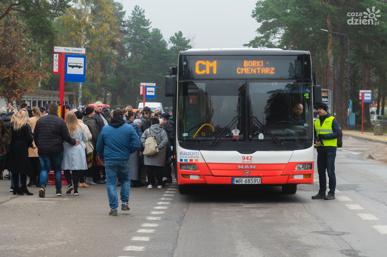 Jak będą kursowały autobusy 1 listopada?
