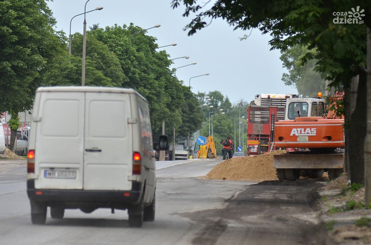 Zrywają asfalt na ulicy Lubelskiej. Są utrudnienia w ruchu!