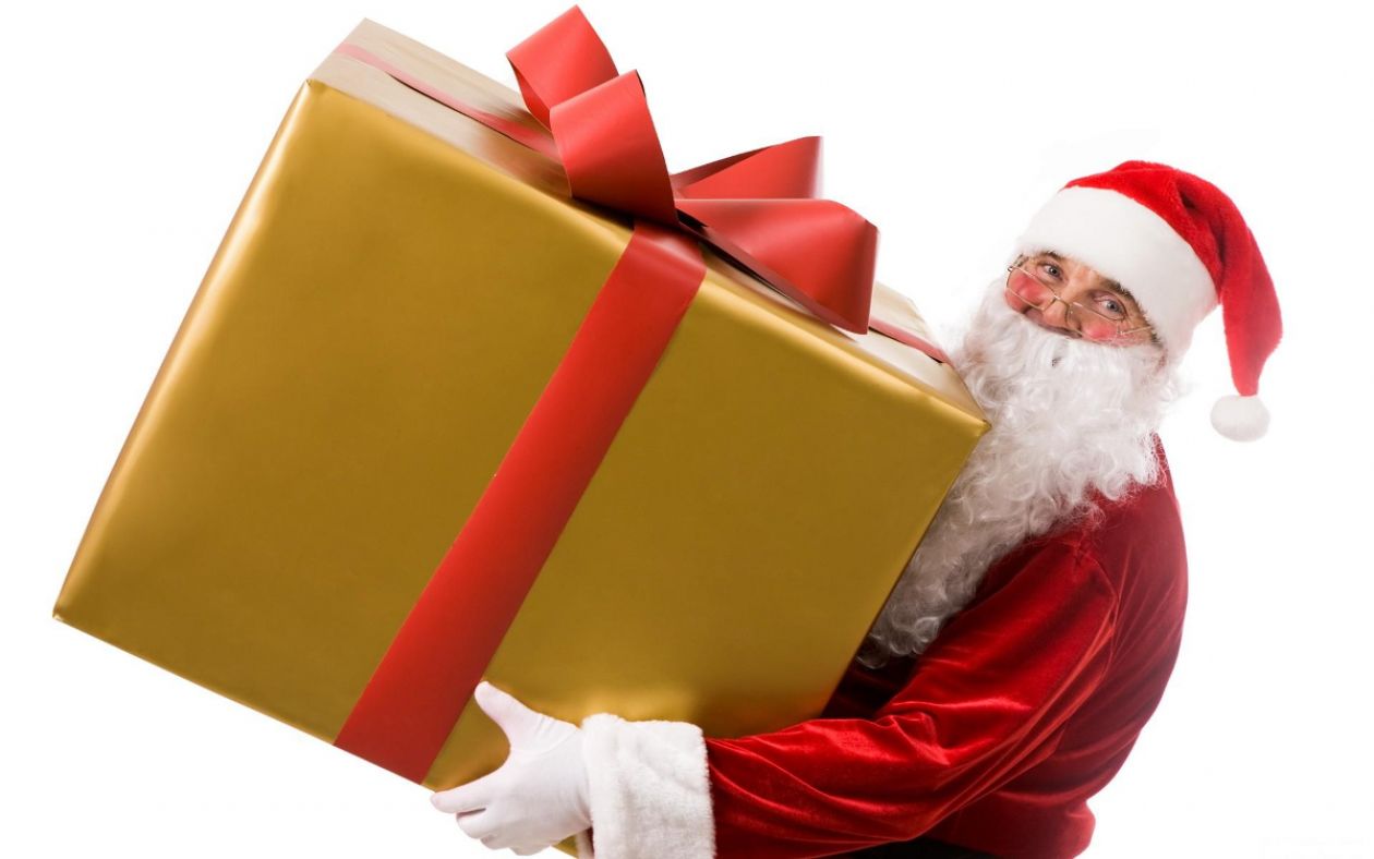 Mikołaj rozdaje prezenty. Jak je otrzymać?