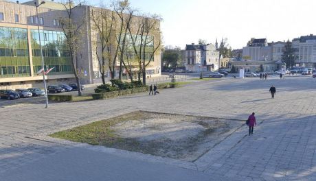 Plac Jagielloński. Trzeba uzupełnić dokumenty
