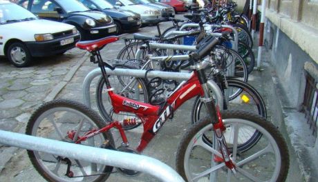 200 nowych stojaków rowerowych przy szkołach