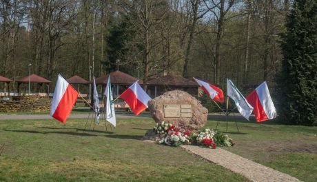 Uroczystość oraz odsłonięcie obelisku upamiętniającego leśników - Ofiar Zbrodni Katyńskiej