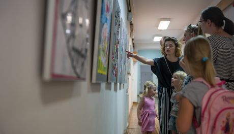 M10 "Oczami Dziecka" Wystawa prac uczestników zajęć w Kuźni Artystycznej MOK Amfiteatr