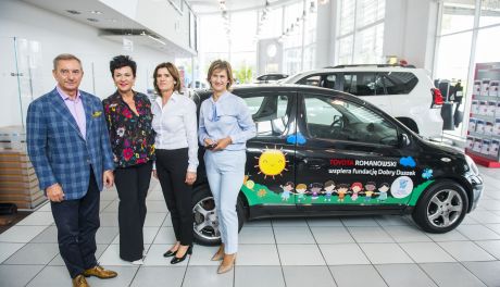 Toyota & Lexus Romanowski przekazali samochód dla fundacji Dobry Duszek (zdjęcia)