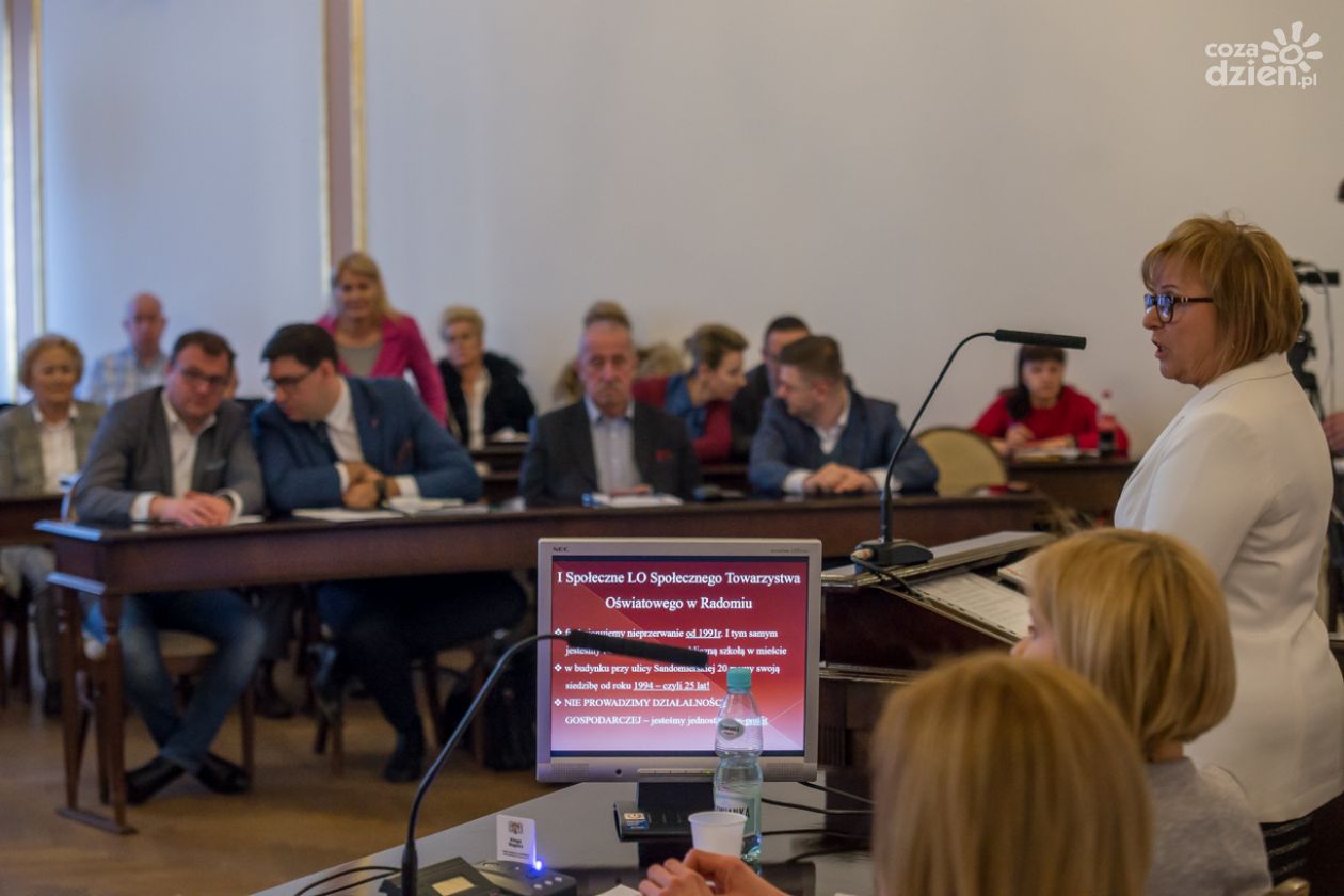 Sesja Rady Miejskiej w sprawie I Społecznego LO w Radomiu