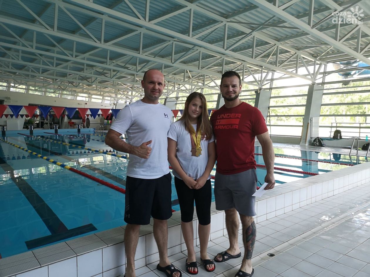 Cztery medale i trzy złota radomskiej pływaczki