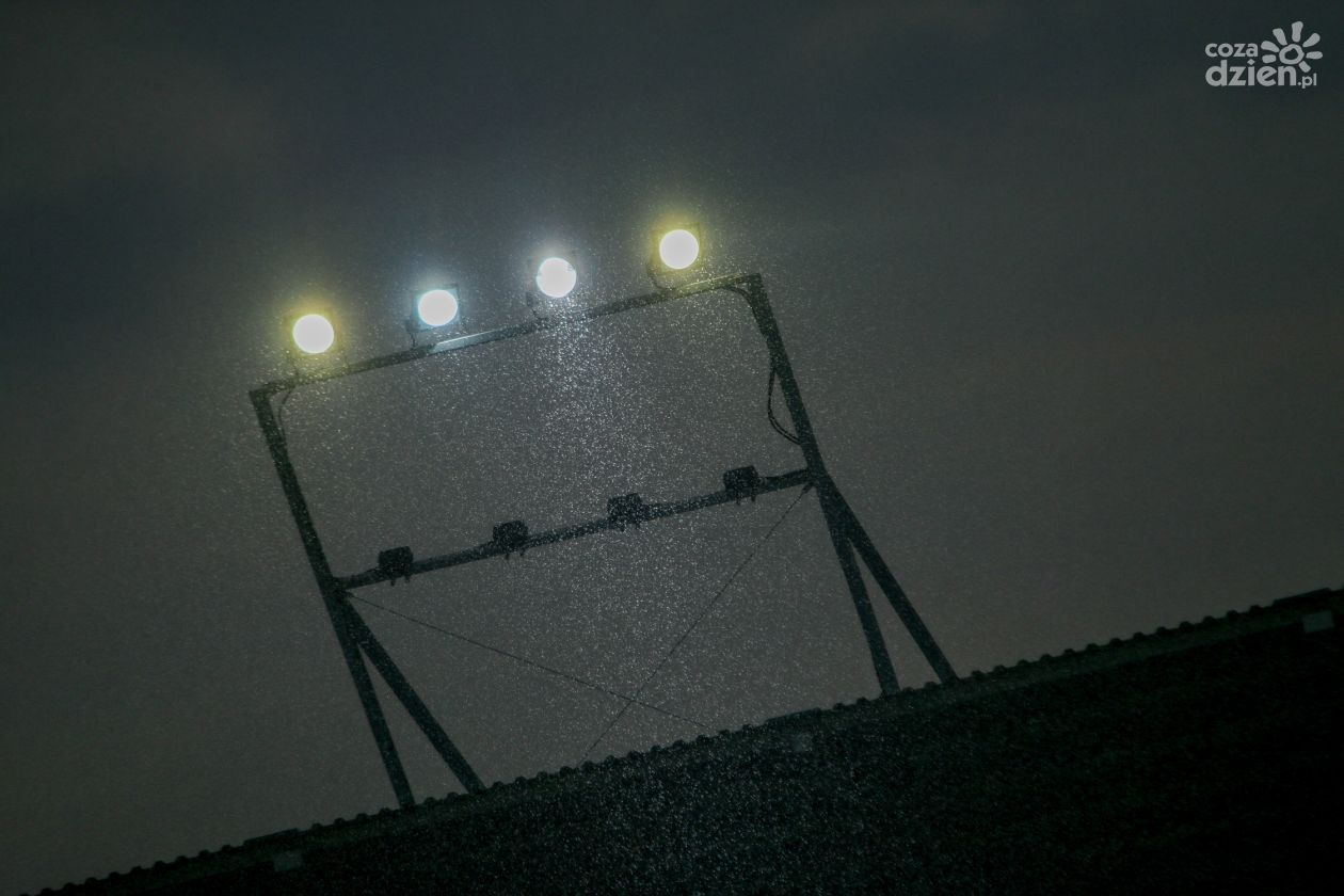 Trzy oferty na modernizację oświetlenia na stadionie przy Narutowicza 