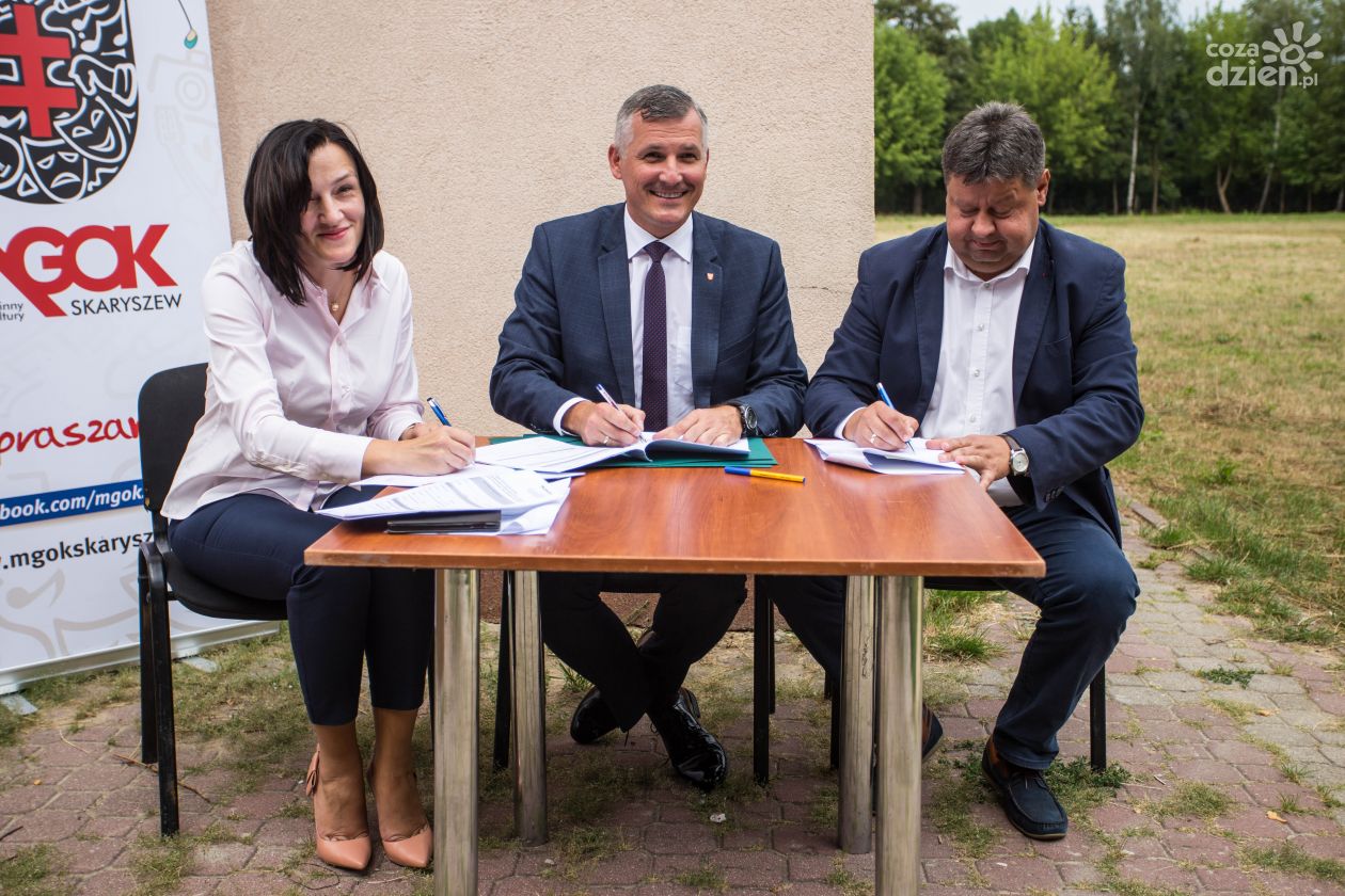 Podpisanie dotacji na dom kultury w Skaryszewie (zdjęcia)