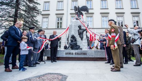 Odsłonięcie pomnika Armii Krajowej (zdjęcia)