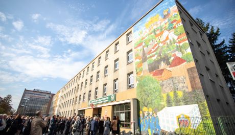 100-lecie Budowlanki - odsłonięcie pamiątkowego muralu i okolicznościowej tablicy (zdjęcia)