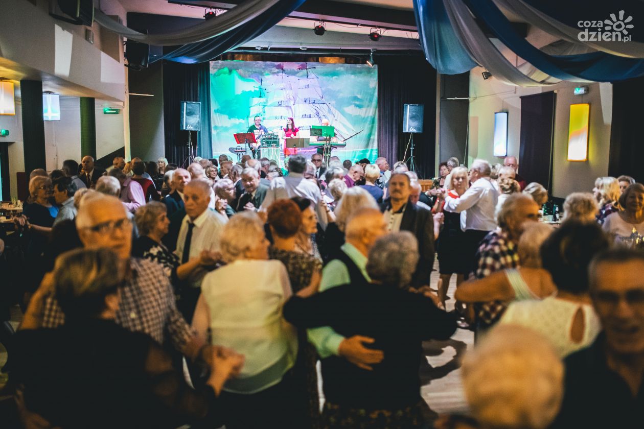 Wieczorek taneczny w Klubie Seniora (zdjęcia)