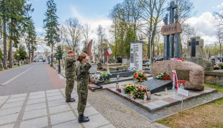 Żołnierze WOT oddali hołd pod Pomnikiem Katyńskim (zdjęcia)