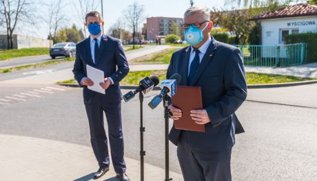 Konferencja Marka Suskiego i Artura Standowicza na temat pomocy rządu w walce z koronawirusem (zdjęcia)