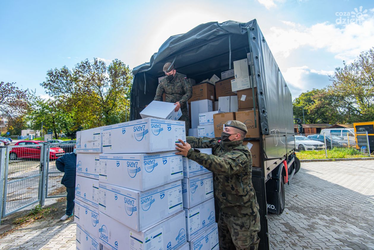 Terytorialsi przekazali dary dla radomskiego szpitala (zdjęcia)