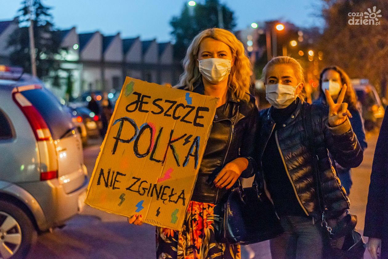 Obywatelski spacer w sprawach kobiet w Radomiu (zdjęcia)