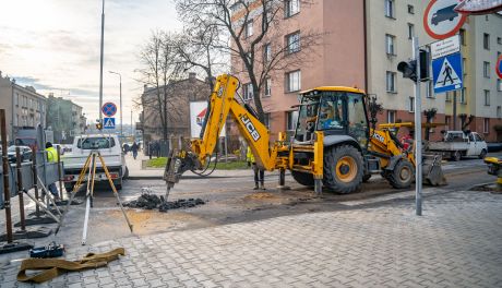 Modernizacja sieci wodociągowej na ul. Waryńskiego (zdjęcia)