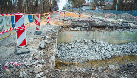 Trwają prace przy przebudowie mostu na ul. Szydłowieckiej