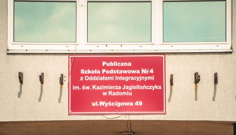 Ze szkolnej kroniki: Publiczna Szkoła Podstawowa nr 4 z Oddziałami Integracyjnymi im. św. Kazimierza Jagiellończyka