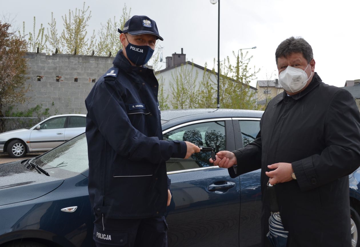 Policjanci ze Skaryszewa otrzymali nowy radiowóz