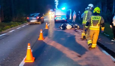 Groźne zdarzenie w Siczkach. Motocyklista spadł z pojazdu