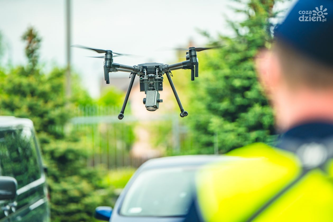 Prezentację działań z wykorzystaniem policyjnego drona (zdjęcia)