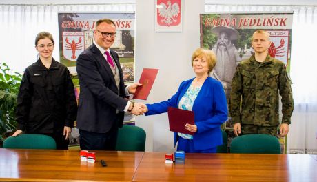 Gmina Jedlińsk podpisała umowę o współpracy z XI LO
