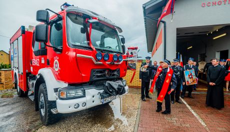 Ochotnicza Straż Pożarna w Dobrucie ma nowy wóz ratowniczo-gaśniczy