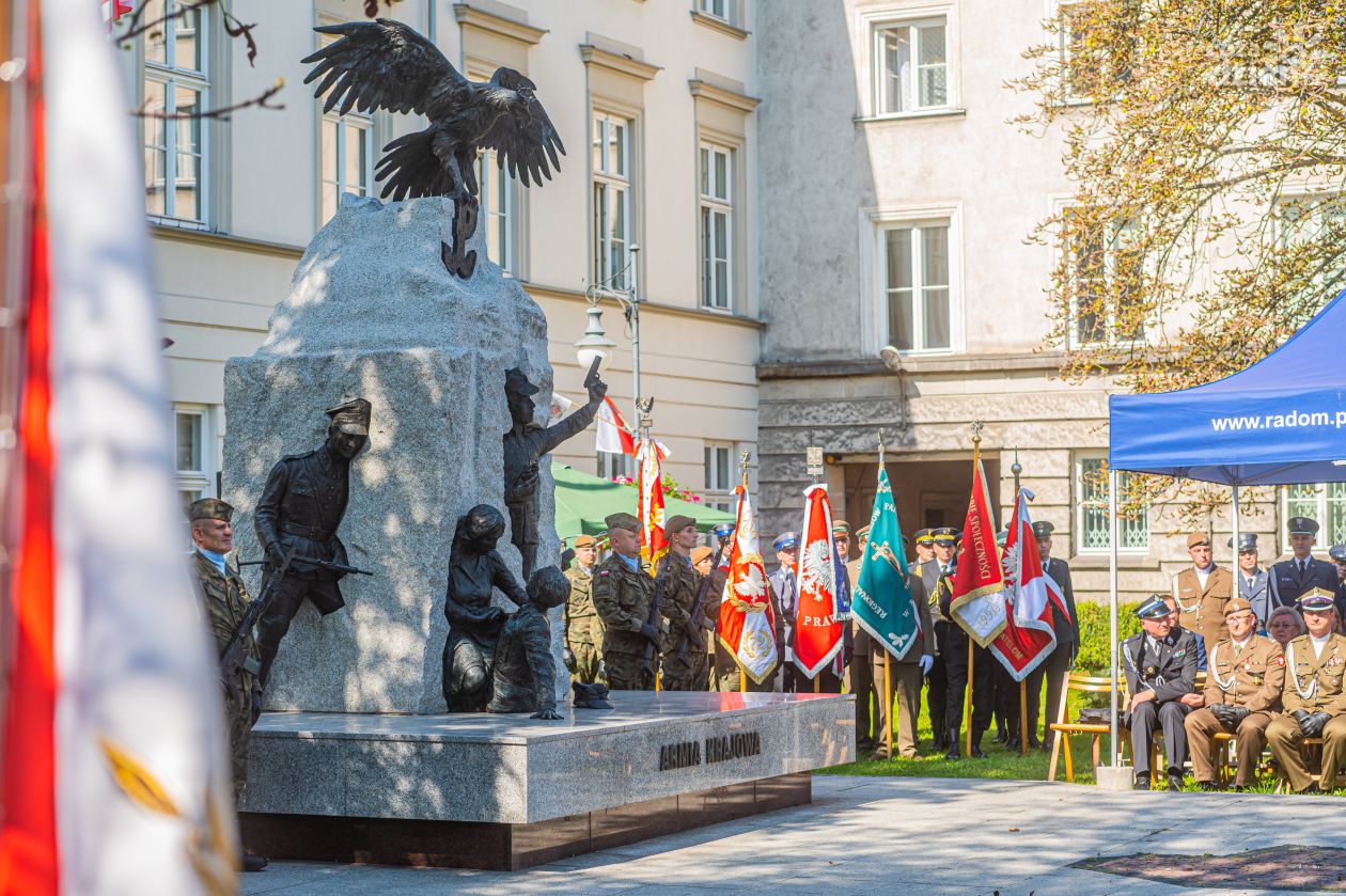 76. rocznica odbicia radomskiego więzienia - uroczystości pod pomnikiem AK (zdjęcia)