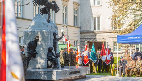 76. rocznica odbicia radomskiego więzienia - uroczystości pod pomnikiem AK (zdjęcia)