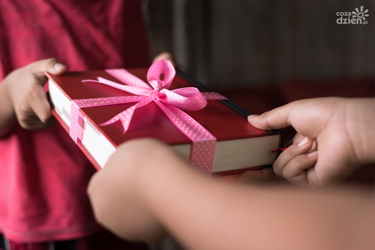 Książka - idealny prezent na święta (i nie tylko)