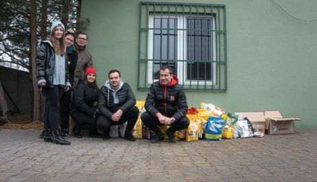 Akcja "PSYjaciele" w Białobrzegach. Zebrano karmę oraz zabawki dla psów