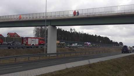 Zderzenie trzech aut na trasie S7 pod Białobrzegami