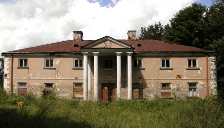 Gmina Orońsko chce wyremontować Pałac w Łaziskach