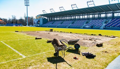 Zaczął się remont murawy na stadionie przy Narutowicza