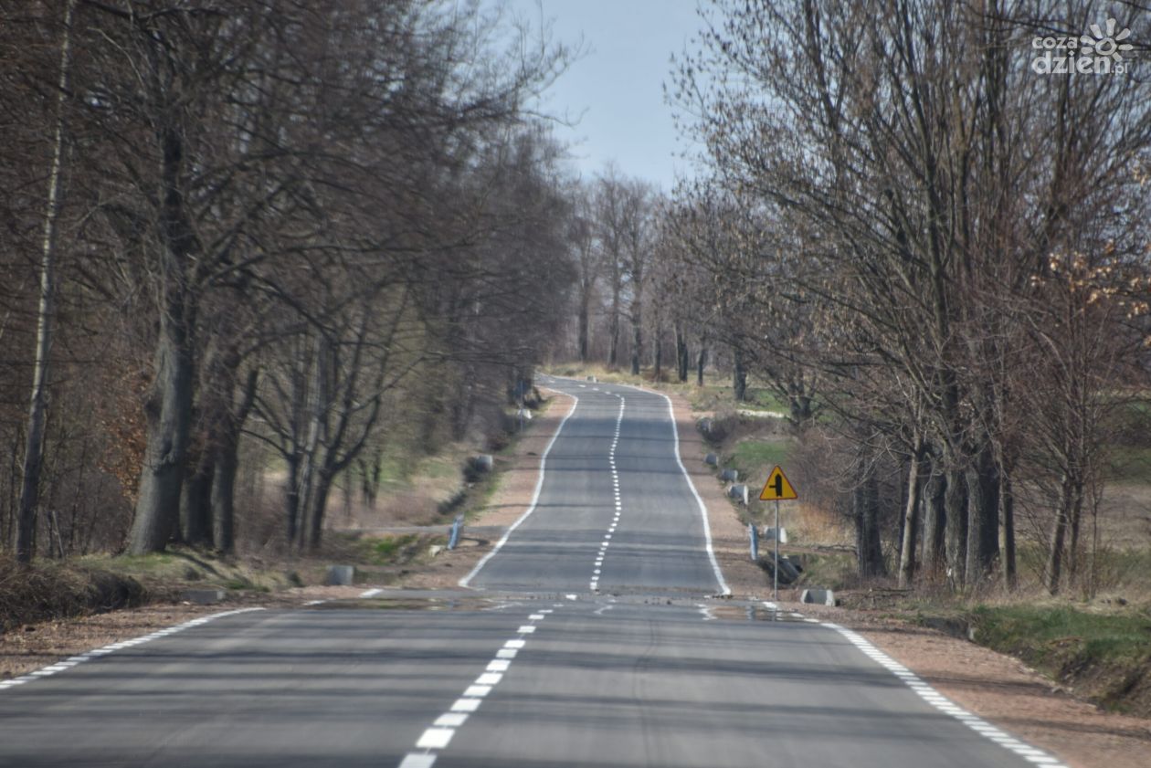 Droga powiatowa Sławno - Wacławów już po przebudowie