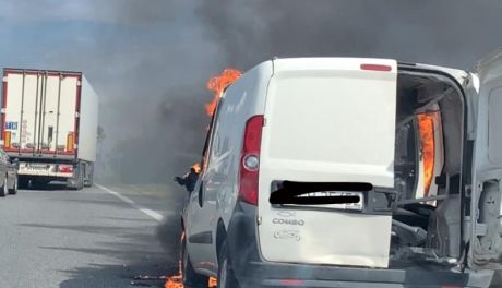 Pożar samochodu na DK50 w Witalówce 