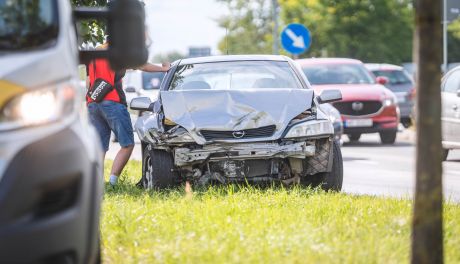 Wypadek na skrzyżowaniu Maratońska/Bulwarowa (zdjęcia)