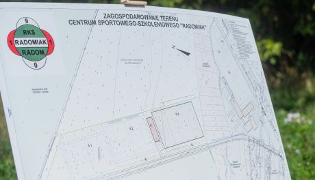 Umowa na budowę Centrum Sportowo-Szkoleniowe Radomiaka na Koniówce podpisana