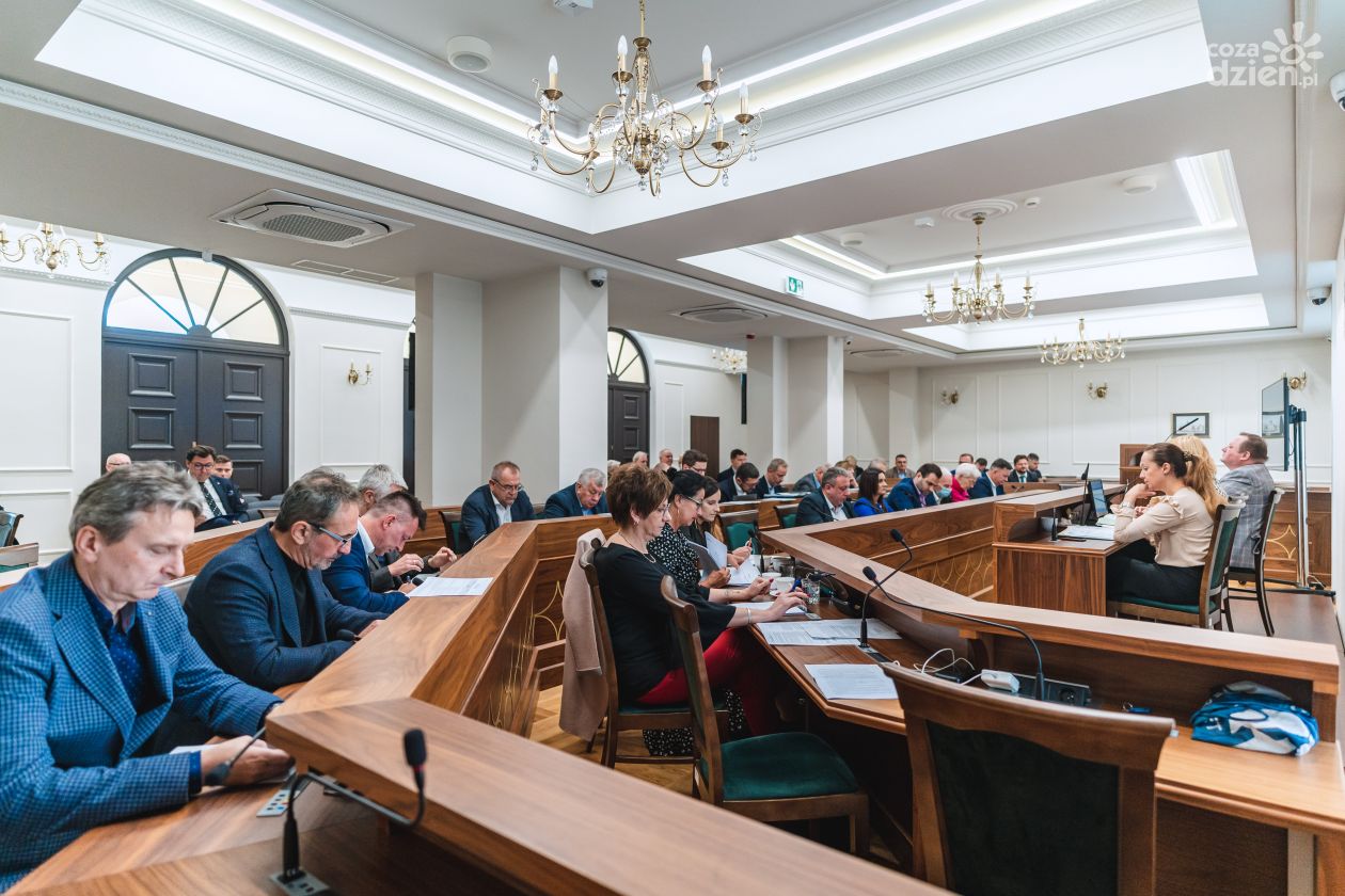 LXXXII sesja Rady Miejskiej w Radomiu (zdjęcia)