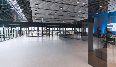 Kolejne biuro podróży rezygnuje z radomskiego lotniska