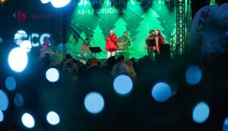 Olga Nawara z zespołem na Jarmarku Świątecznym (zdjęcia)