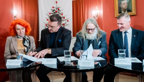 Podpisanie umowy na nowe budynki dla Muzeum Witolda Gombrowicza we Wsoli (zdjęcia)