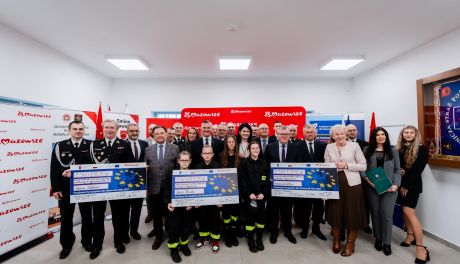 Podpisanie umów na samochody strażackie dla gmin: Kowala, Wierzbica, Zakrzew (zdjęcia)